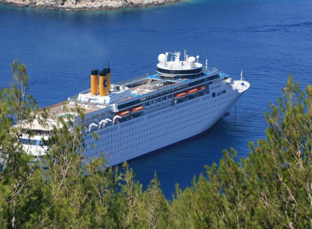 COSTA CLASSICA fondeando en Dubrovnik (Croacia) COSTA CLASSICA CRUCEROS PRIMAVERA OFERTAS DESCUENTOS CRUCEROS MEDITERRANEO